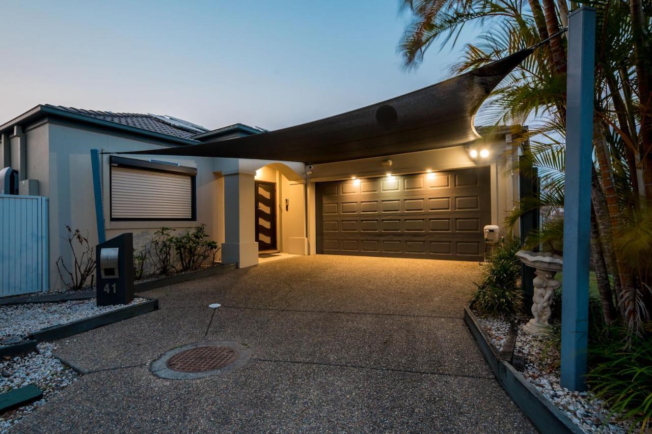 Luxury Waterfront Home Gold Coast Exterior foto